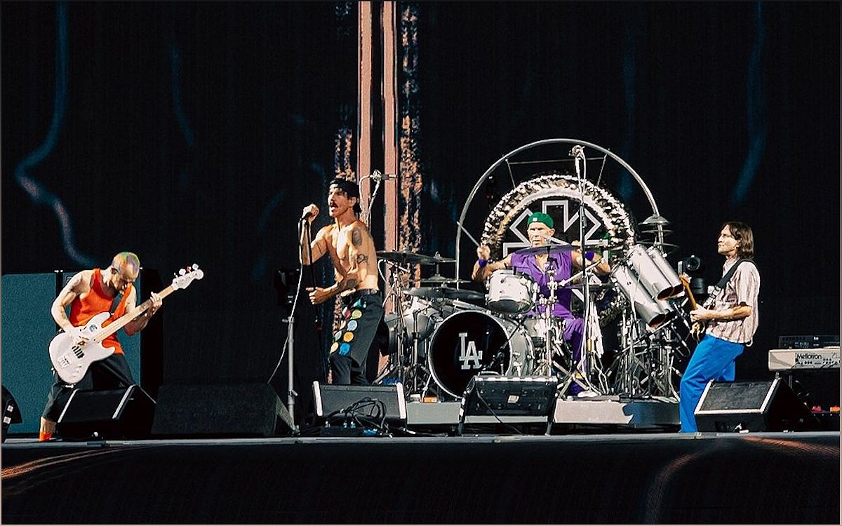 Red Hot Chili Peppers Extend 'Unlimited Love' Tour into 2024 - 2132607731