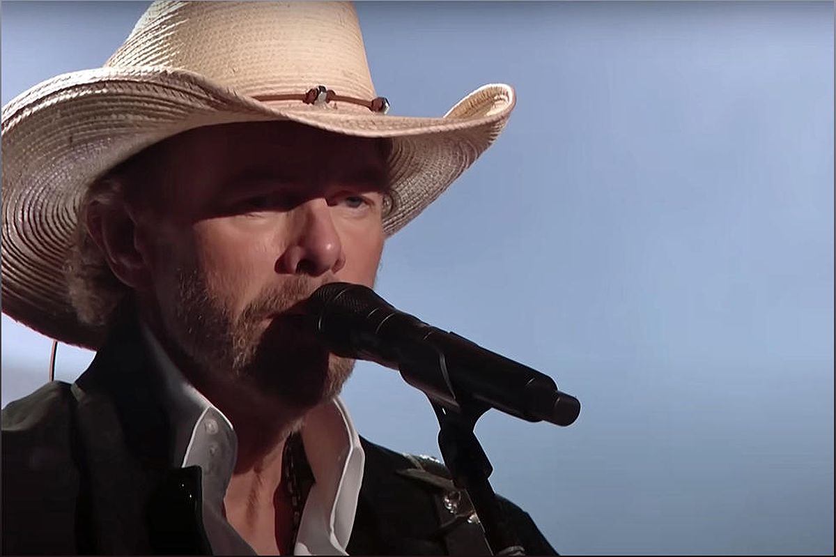 Toby Keith's Inspiring Performance at the People's Choice Country Awards - 568805877